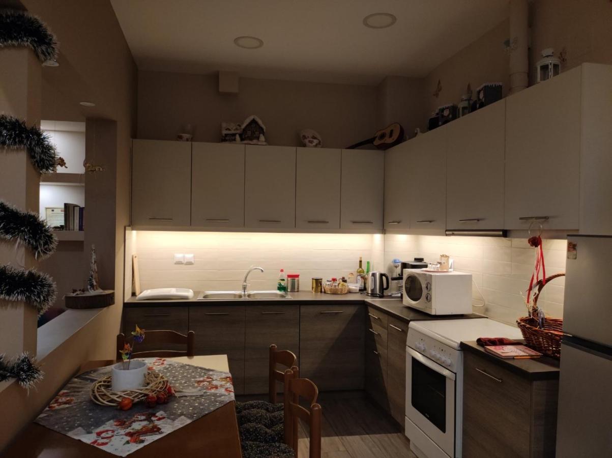 Sotiria Apartment Kiáton Esterno foto