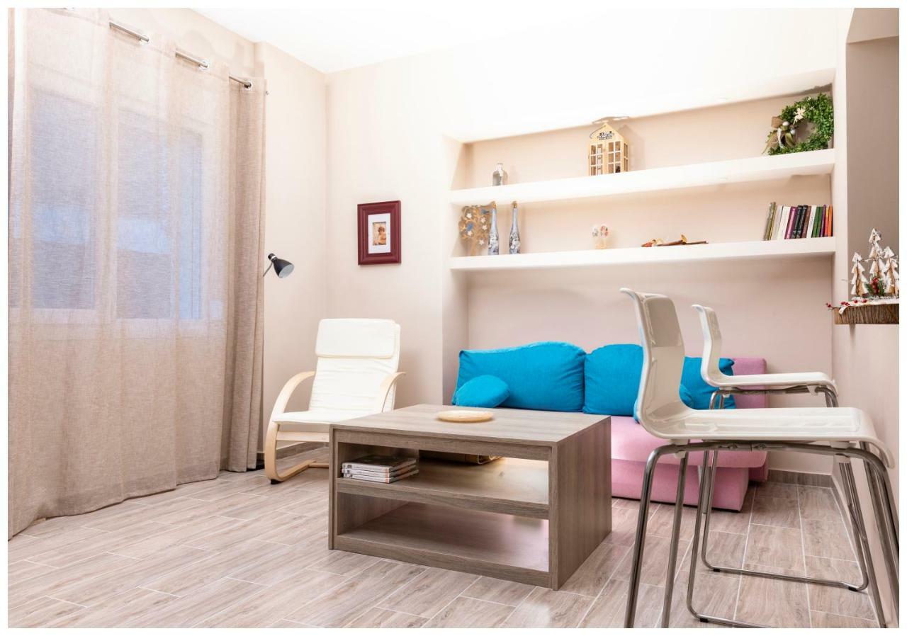 Sotiria Apartment Kiáton Esterno foto